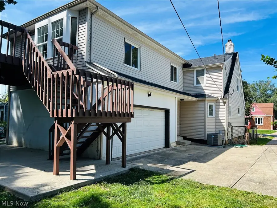 10117 Chesterfield Drive, Parma Heights, OH 44130 - #2