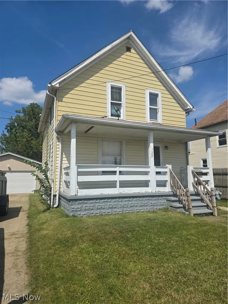 123 E 35th Street, South Lorain, OH 44055 - #1