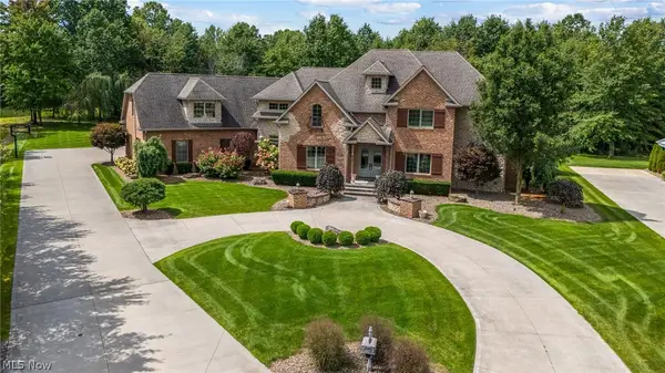 1555 Fox Den Court, Canfield, OH 44406
