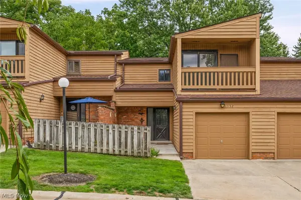 132 Kimrose Lane, Broadview Heights, OH 44147