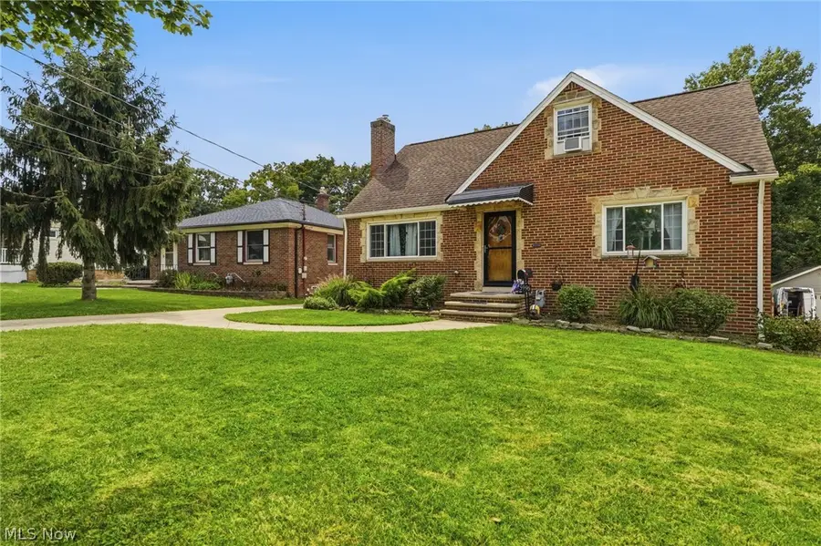 5996 Edgehill Drive, Parma Heights, OH 44130 - #3
