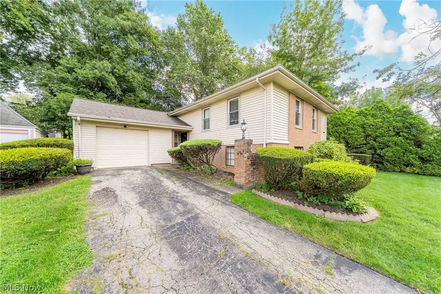 753 Crestview Avenue, Akron, OH 44320 - #2