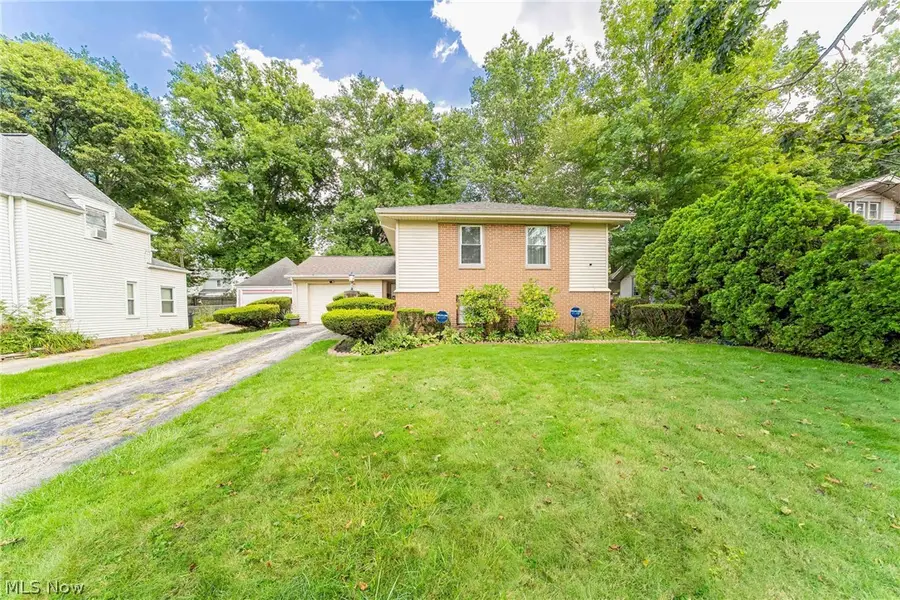 753 Crestview Avenue, Akron, OH 44320 - #3