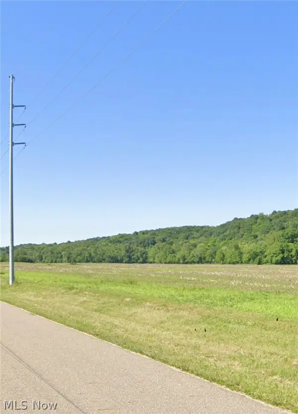 NE Railroad Avenue, Strasburg, OH 44680