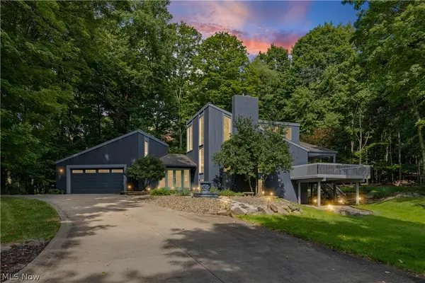 1049 N Medina Line Road, Akron, OH 44333
