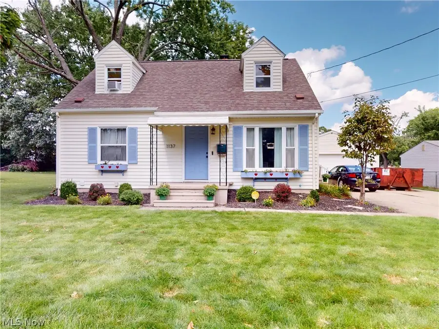 1137 E Archwood Avenue, Akron, OH 44306 - #2