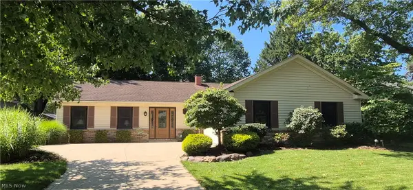 6224 Winding Creek Lane, North Olmsted, OH 44070