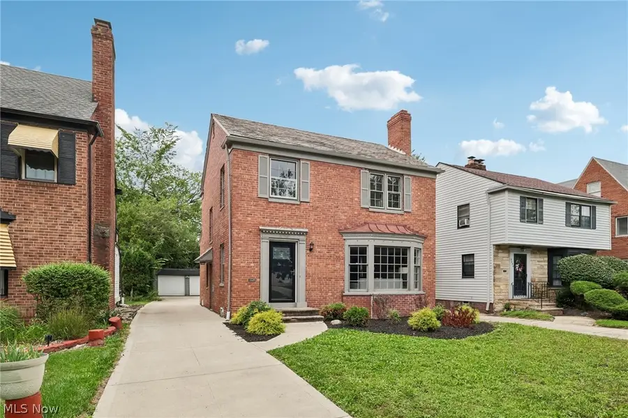 3698 Strandhill Road, Shaker Heights, OH 44122 - #2
