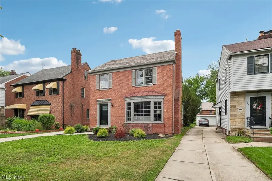 3698 Strandhill Road, Shaker Heights, OH 44122 - #3