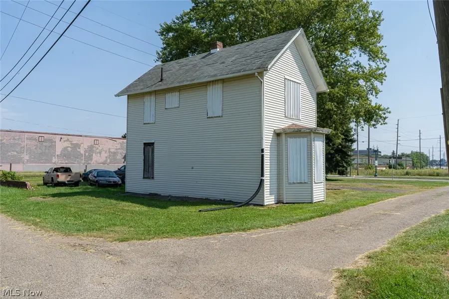 1107 Market S Avenue, Canton, OH 44707 - #3