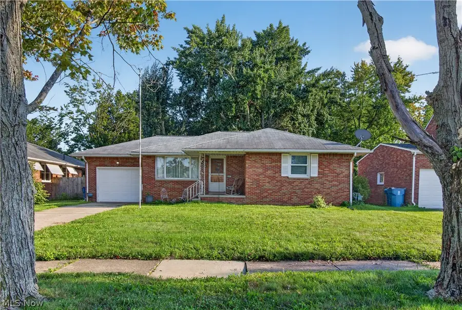2540 E 35th Street, Lorain, OH 44055 - #2