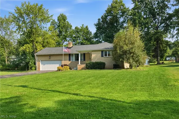 6987 White Oak Drive, Hubbard, OH 44425