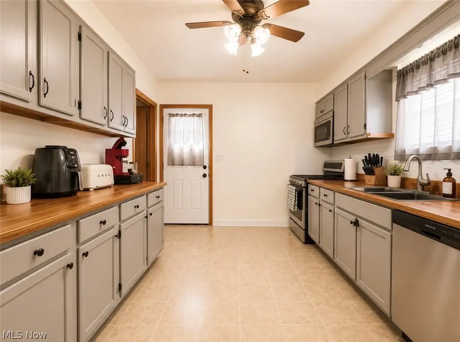 613 Myrtle Street, Parkersburg, WV 26101 - #2