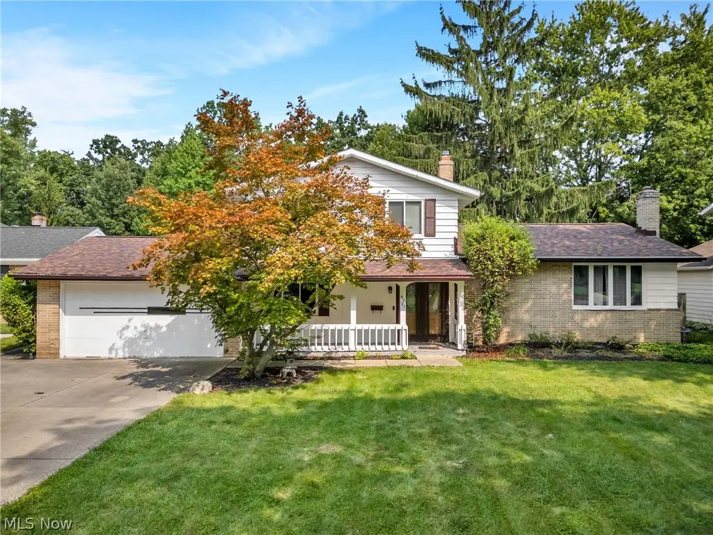 6221 Brighton Drive, North Olmsted, OH 44070 - #1