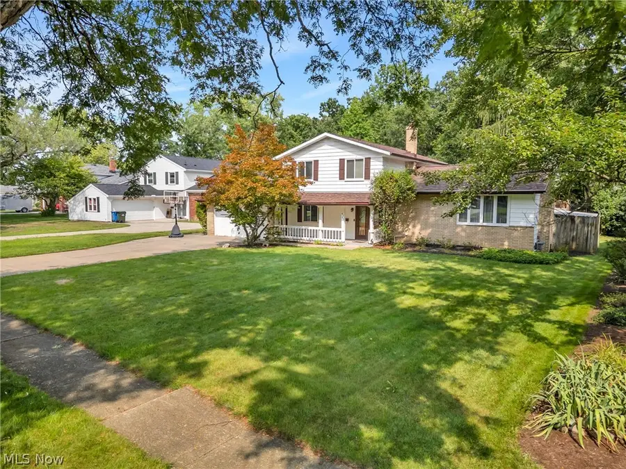 6221 Brighton Drive, North Olmsted, OH 44070 - #2