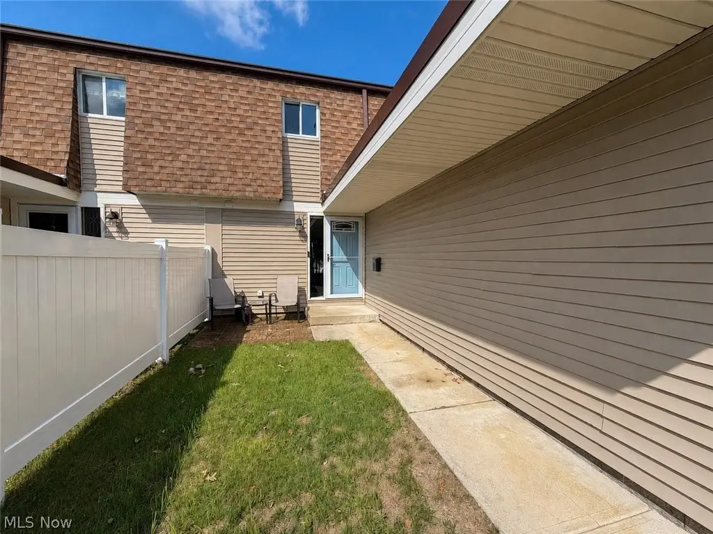 9274 Willow Lane, Olmsted Falls, OH 44138 - #1