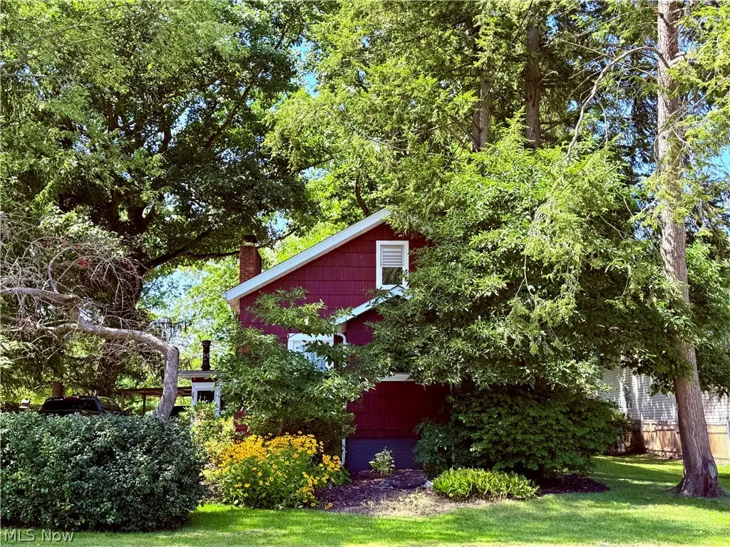 154 Taylor Road, Barberton, OH 44203 - #1