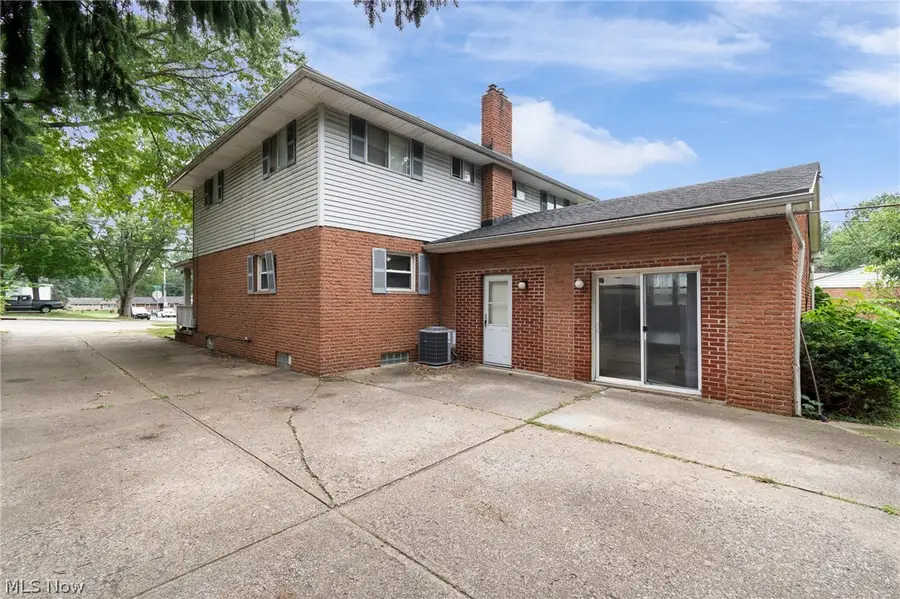 2337 38th Nw Street, Canton, OH 44709 - #3