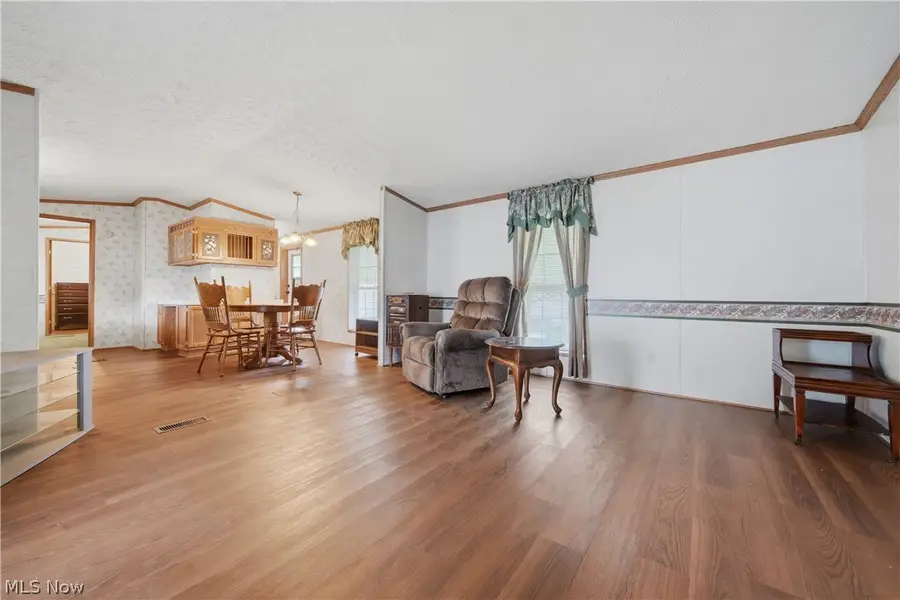 83 Helen Street, Barberton, OH 44203 - #2