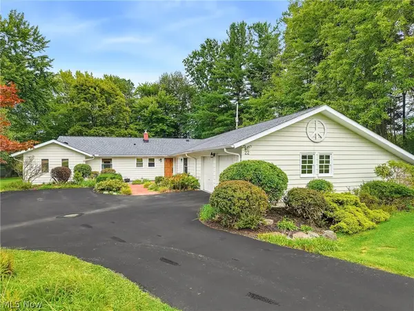 22 Ridgecrest Drive, Chagrin Falls, OH 44022
