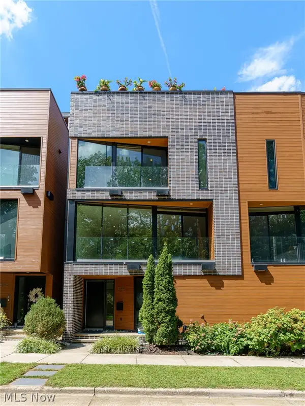 2136 W 17th Street, Cleveland, OH 44113