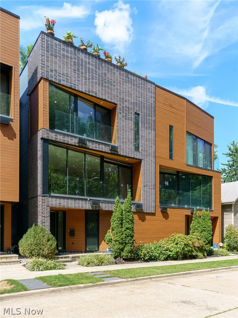 2136 W 17th Street, Cleveland, OH 44113 - #2
