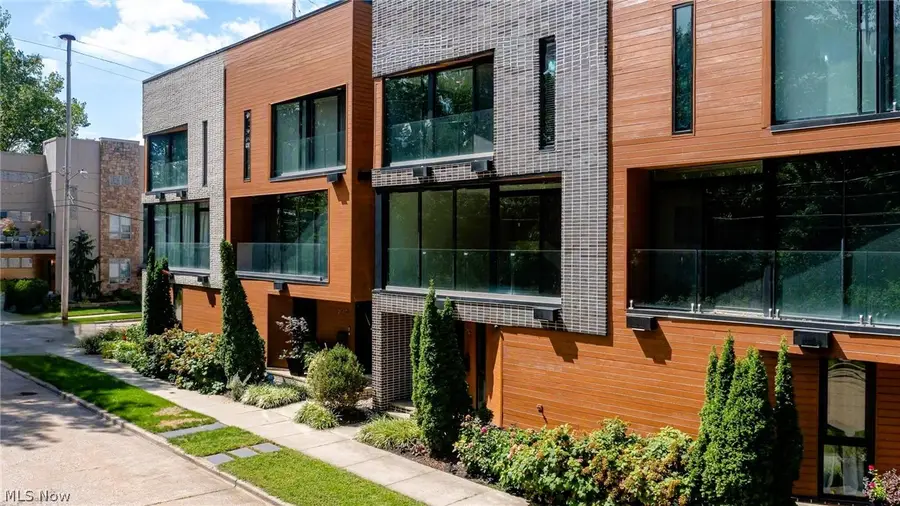 2136 W 17th Street, Cleveland, OH 44113 - #3