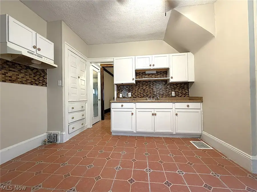 12413 Saywell Avenue, Cleveland, OH 44108 - #3