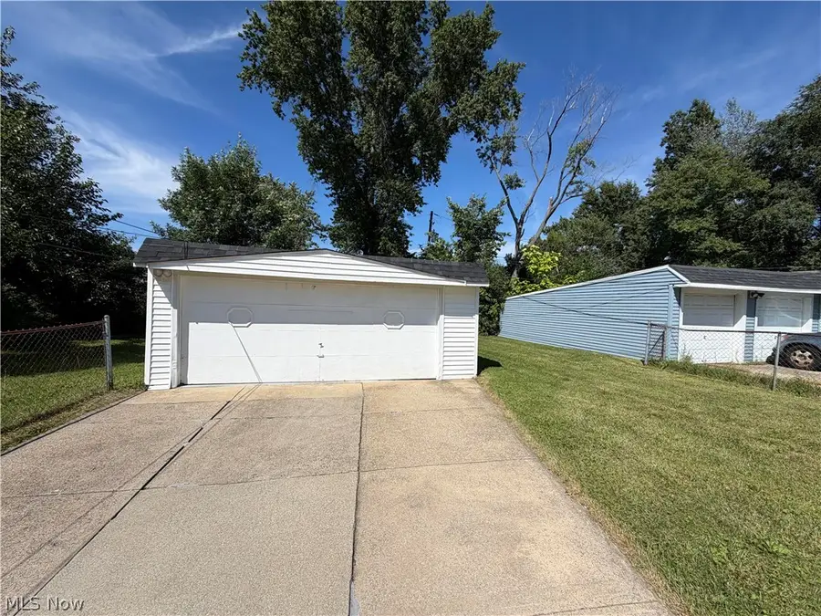 12421 Willard Avenue, Garfield Heights, OH 44125 - #3
