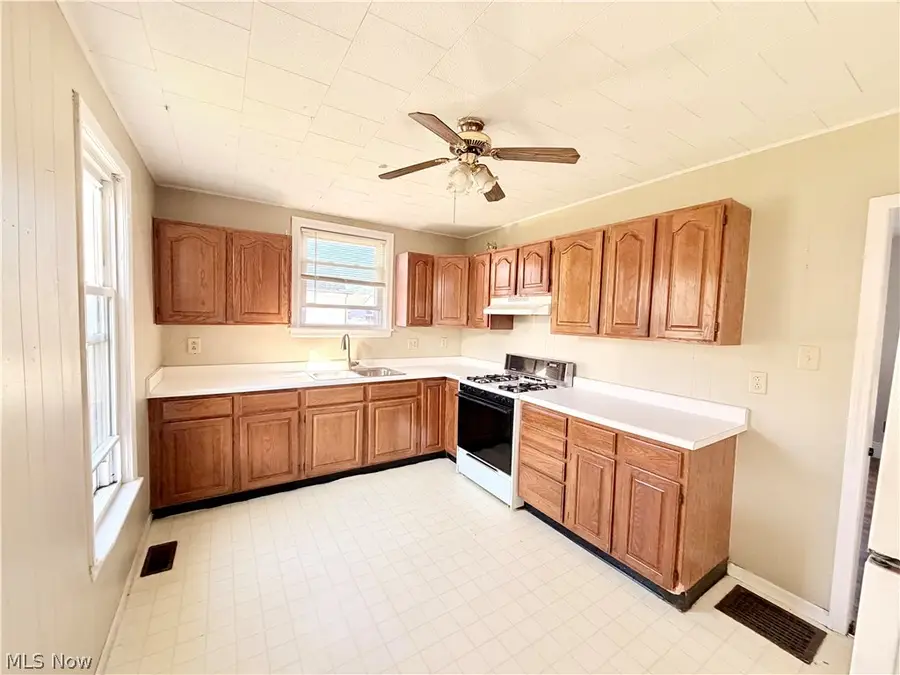 3701 Lincoln Avenue, Shadyside, OH 43947 - #3