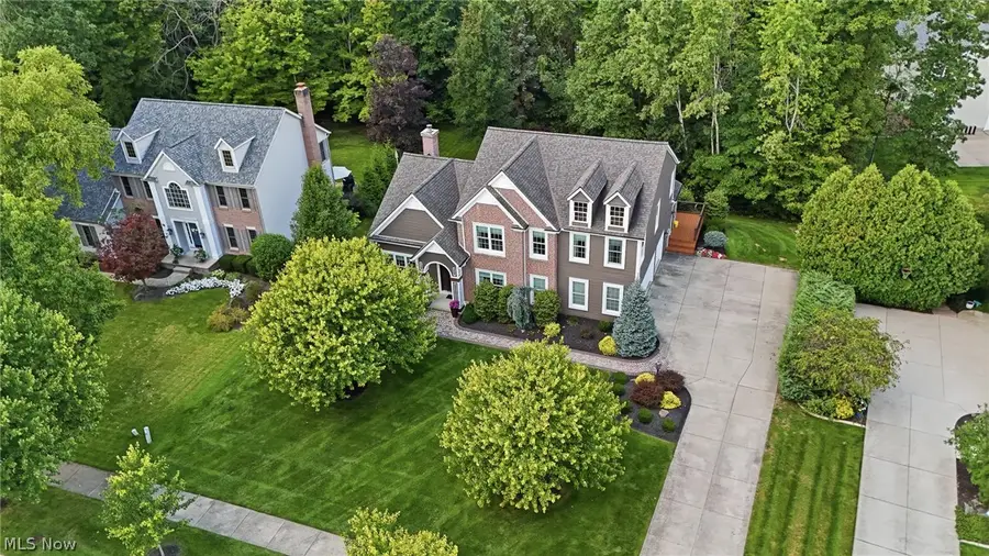 120 Pinehurst Drive, Aurora, OH 44202 - #2