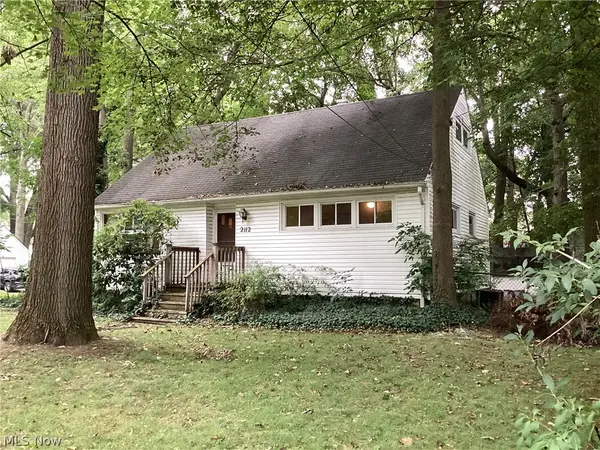 2112 Woodland Ne Street, Warren, OH 44483