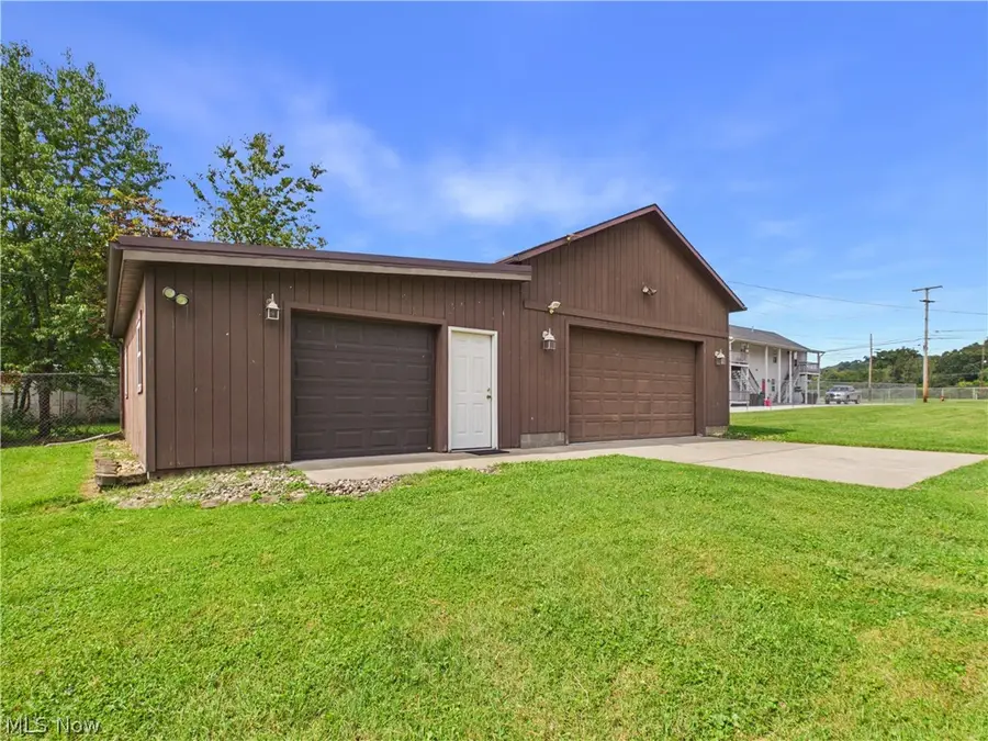 1007 Campus Drive, Belpre, OH 45714 - #3