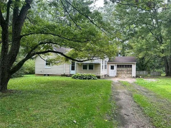 11038 White Avenue, Elyria, OH 44035