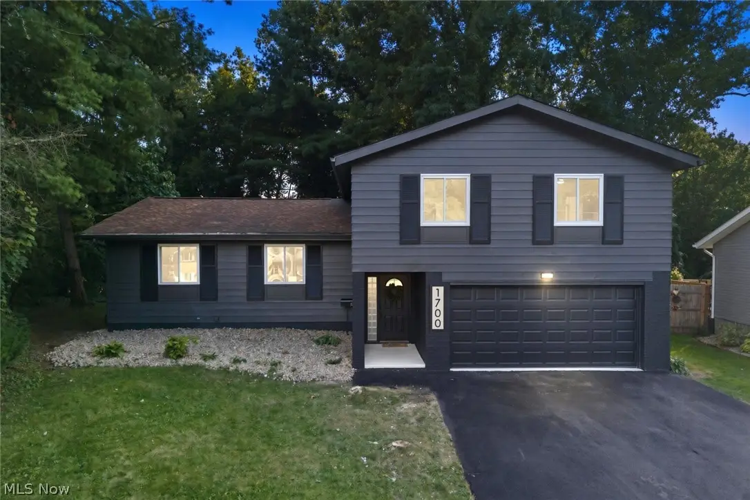 1700 Karg Drive, Akron, OH 44313 - #1
