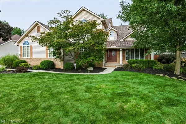 697 Cherry Valley Drive, Amherst, OH 44001