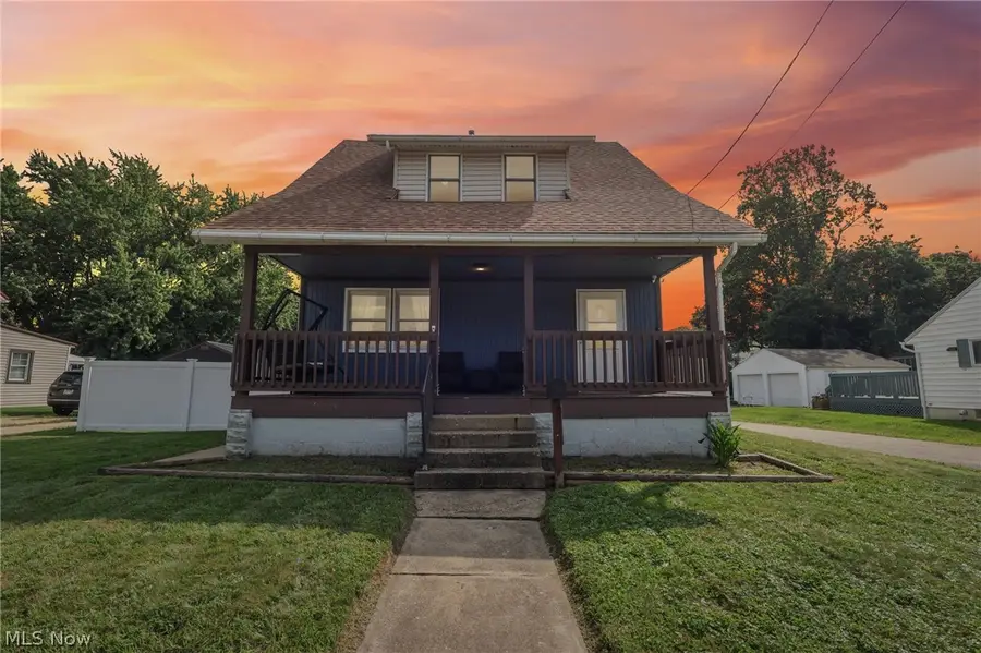 202 N Nickelplate Street, Louisville, OH 44641 - #3
