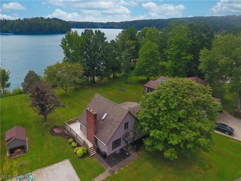 8024 Linden Sw Drive, Dellroy, OH 44620 - #1