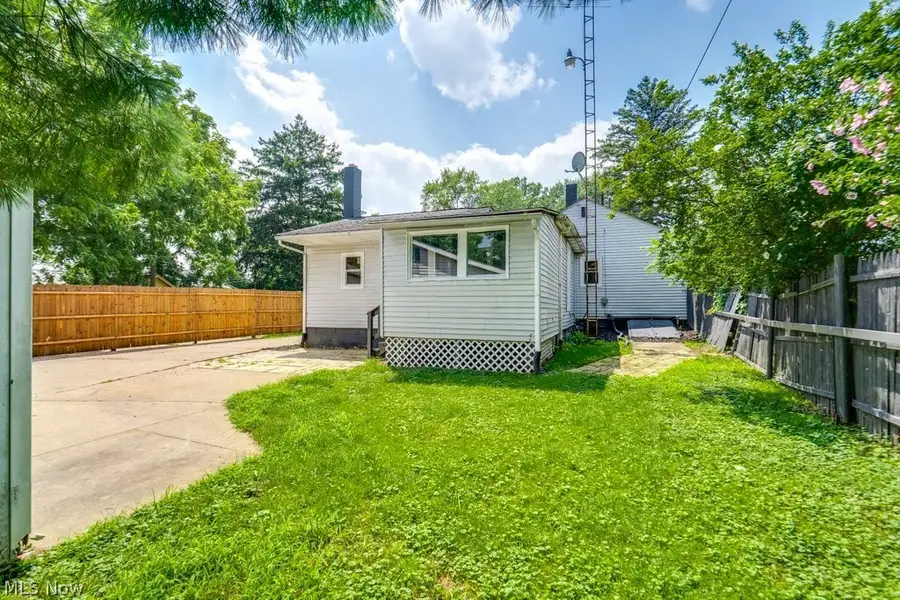 347 Buckeye Avenue, Alliance, OH 44601 - #3
