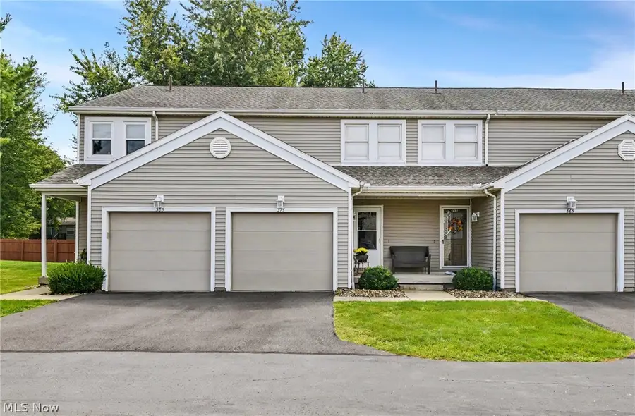 375 Pineview Ne Drive, Warren, OH 44484 - #2
