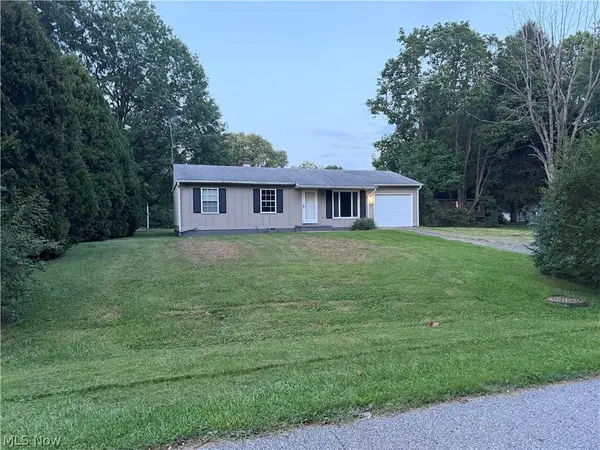 4048 Woodside Nw Drive, Warren, OH 44483