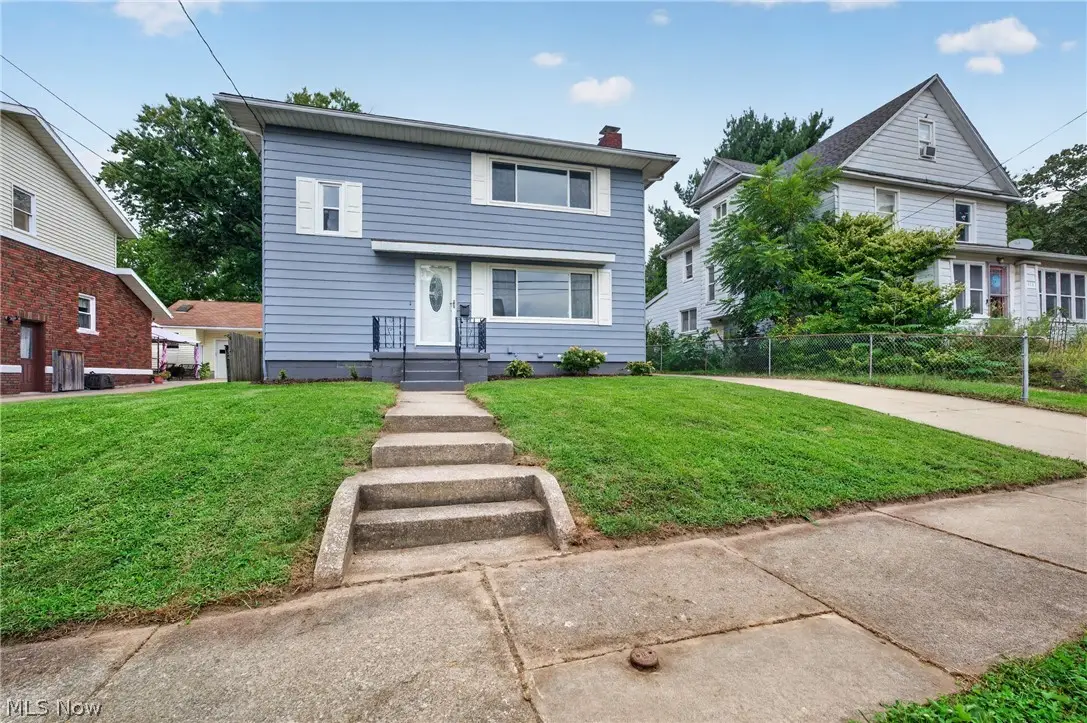309 E Baird Avenue, Barberton, OH 44203 - #1