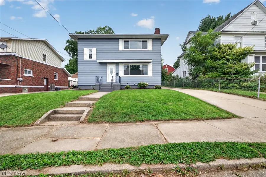 309 E Baird Avenue, Barberton, OH 44203 - #2
