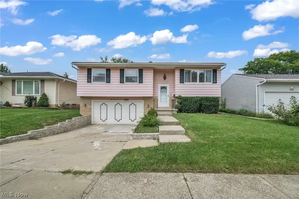 14369 Rochelle Drive, Maple Heights, OH 44137