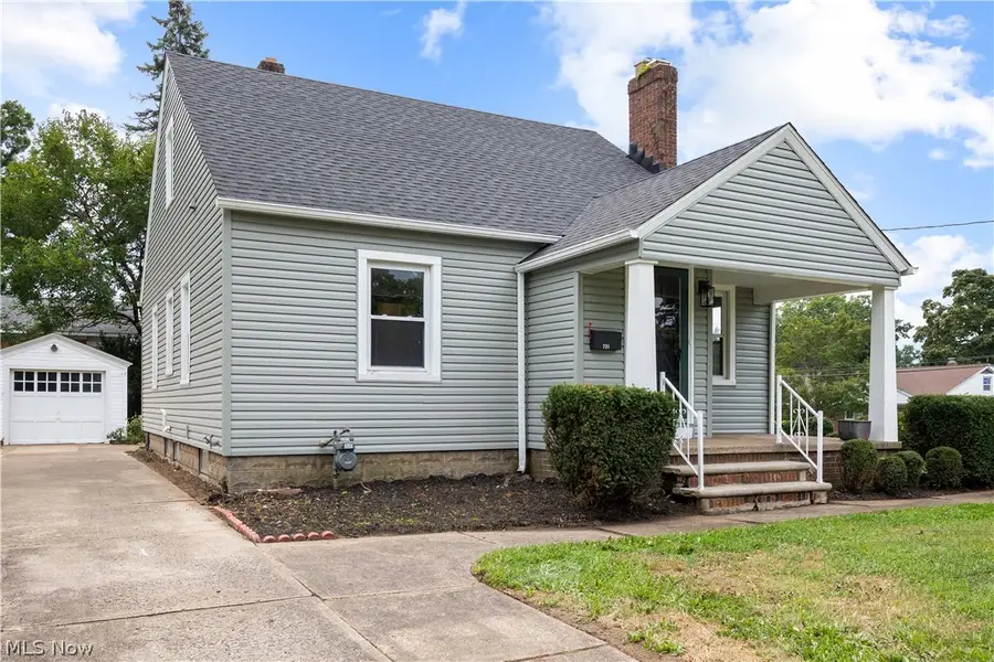 731 W 32nd Street, Lorain, OH 44052 - #2
