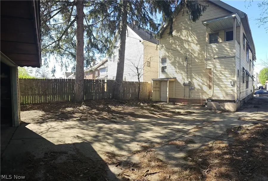 11213 Linnet Avenue, Cleveland, OH 44111 - #3