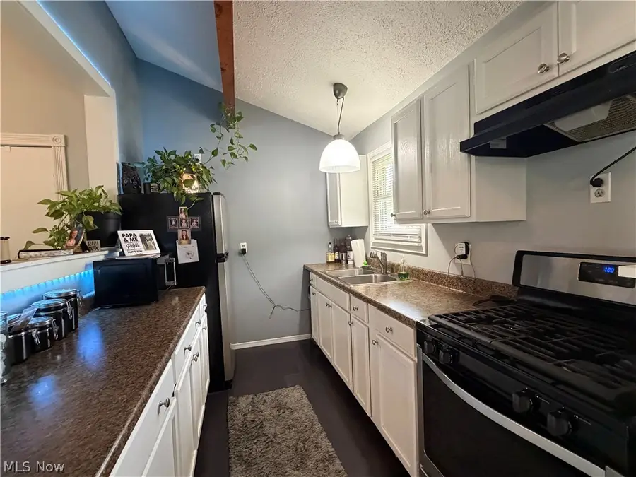 812 West Drive, Sheffield Lake, OH 44054 - #3