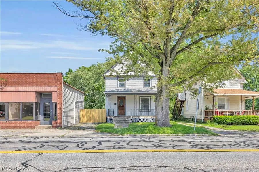 909 Lake Avenue, Elyria, OH 44035 - #2
