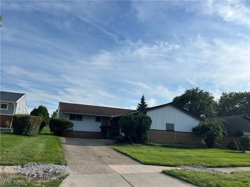 20504 Alameda Parkway, Highland Hills, OH 44128 - #1