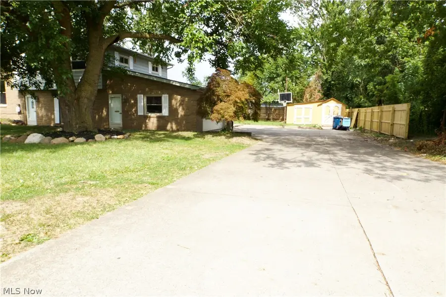 1426 W 39th Street, Lorain, OH 44053 - #3